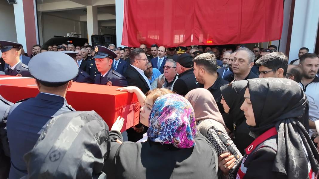 Konya'da şehit itfaiye eri  Mehmet Tekeli'ye uğurlama töreni: Duygular sel oldu 7